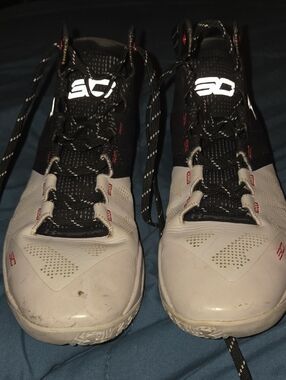 Under Armour Black & White Curry Court Suit And Tie Sneakers Sz 12